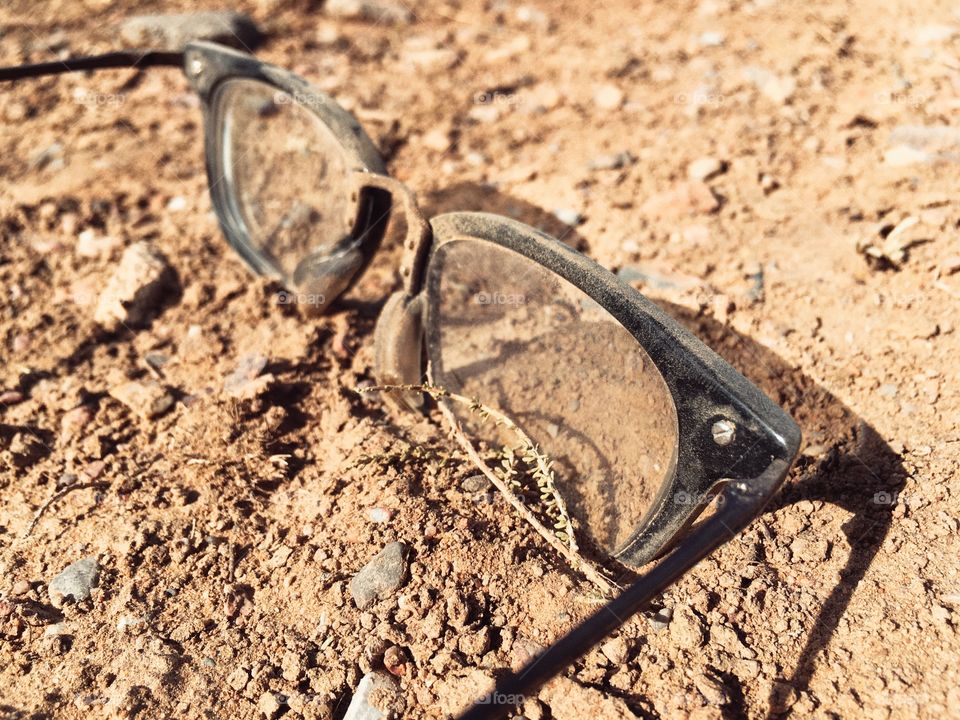 Glasses in sands 
