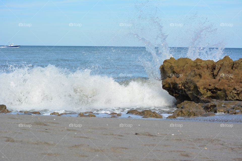 Coral Cove Beach - Splash!