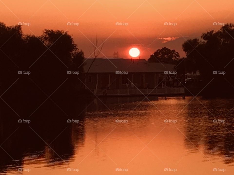 This was a surprise Pic. I just didn’t know the position of the set until after I snapped a couple of Pics. A Wonderful deep color Sunset.