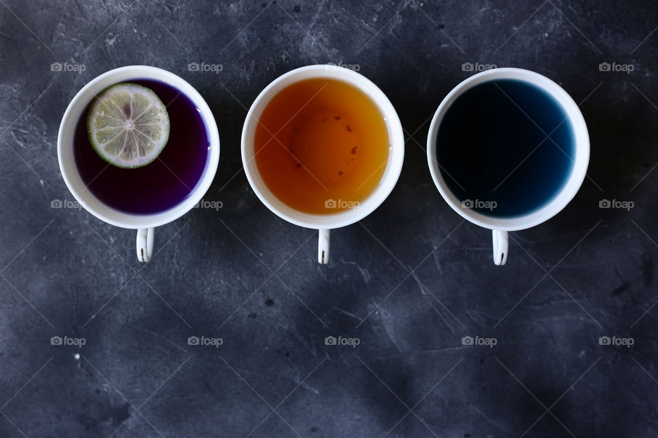 three types of tea: black tea, green tea and Thai tea