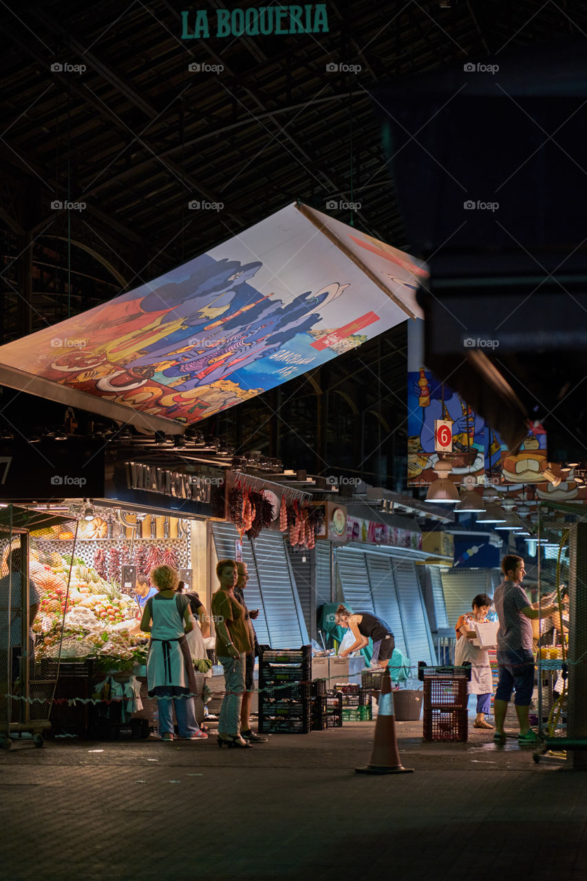 Mercado de la Boquería a la hora de cierre. 