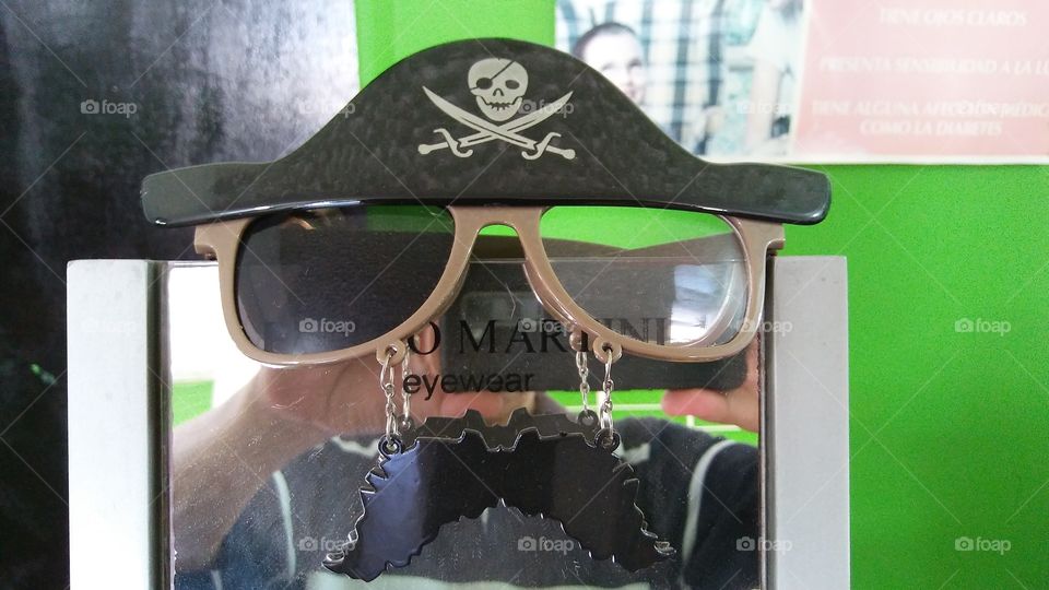 Lentes pirata
