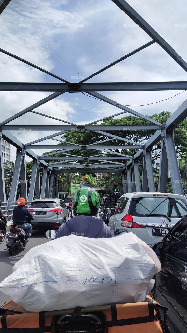 di jembatan suhat