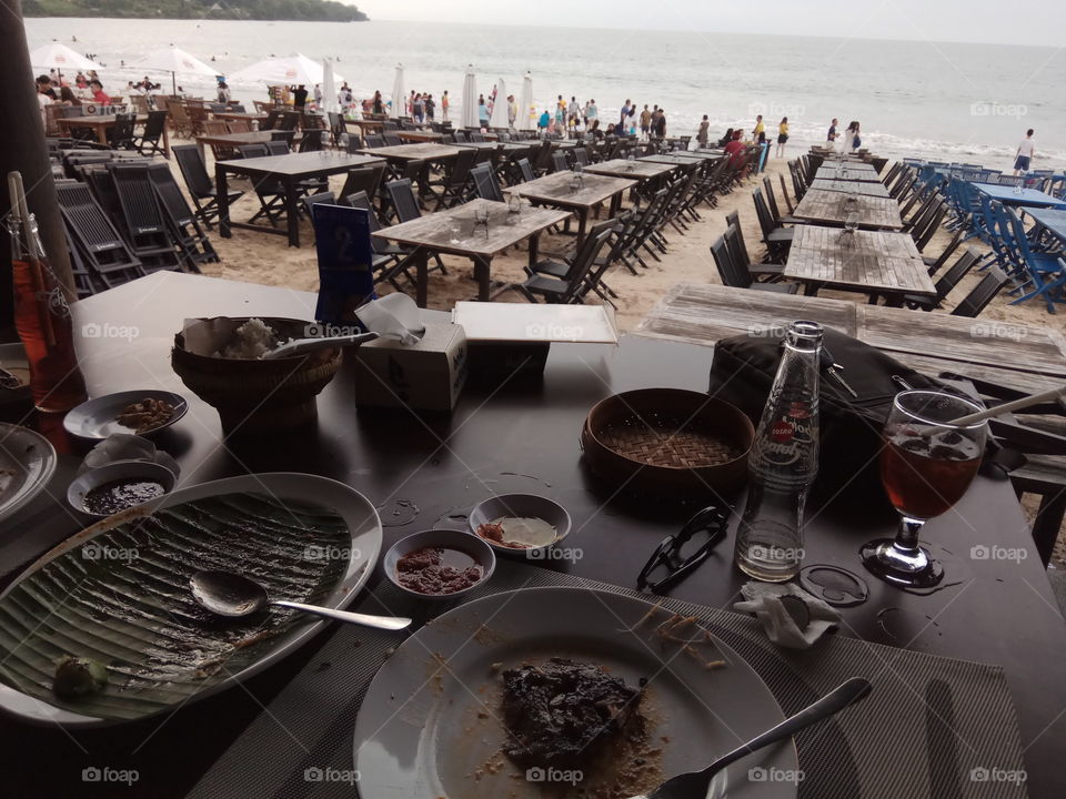 jimbaran beach restauran