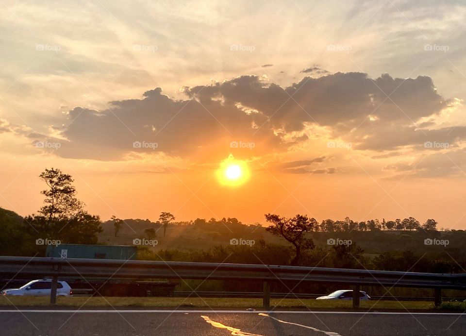 🌇🇺🇸 An extremely beautiful sunset in Jundiaí, interior of Brazil. Cheer the nature! / 🇧🇷 Um entardecer extremamente bonito em Jundiaí, interior do Brasil. Viva a natureza! 