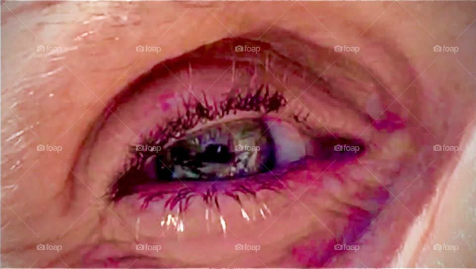 “God bless you all !!!” are the words that conclude a short segment about what goes on in the heavens above us and how recent unusual sightings don’t coincide with memories from times past. 2022. Hypnotic Productions