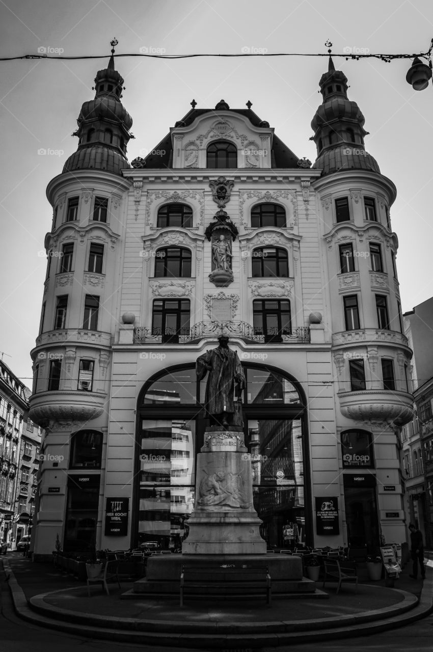 Lugeck, monumento a Gutenberg (Vienna - Austria)