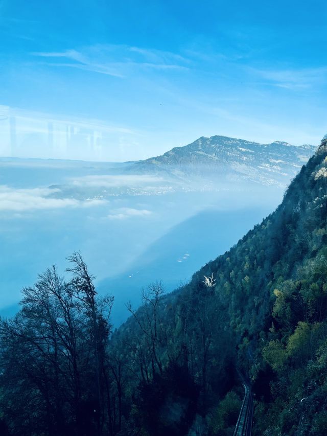 Virtual castle in the cloud 