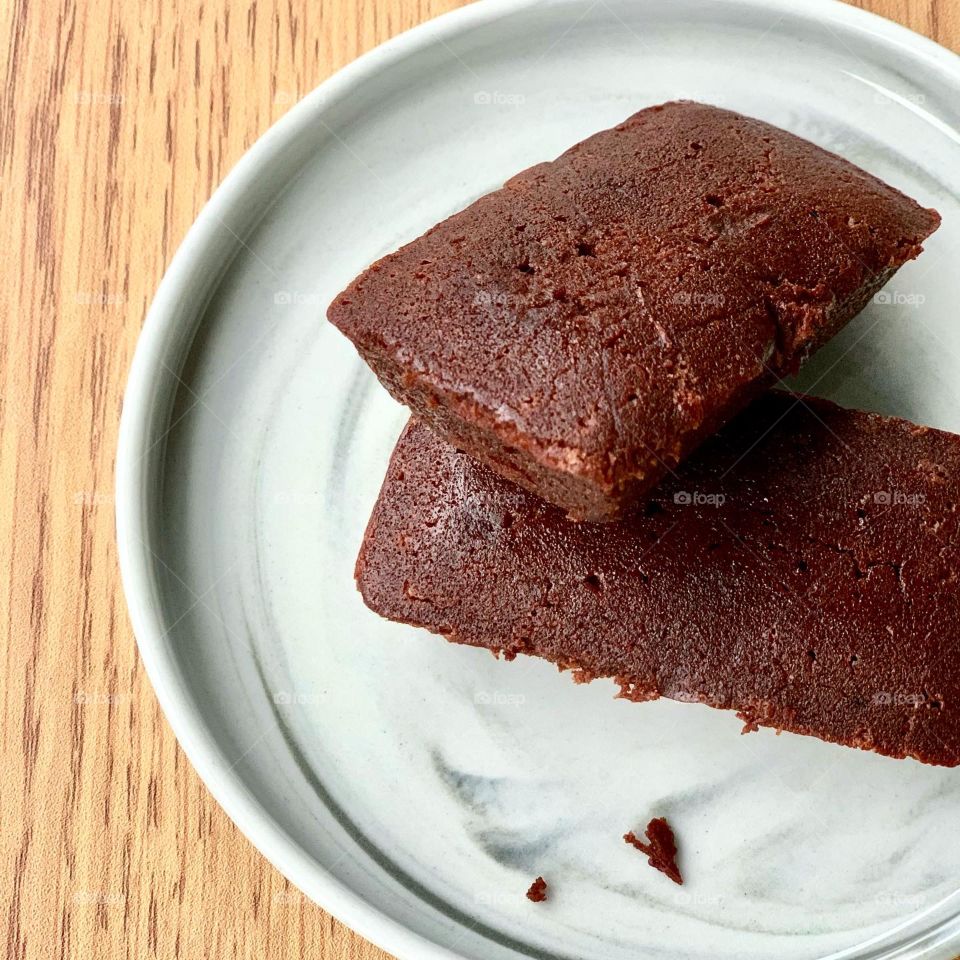 Chocolate financiers for desserts 
