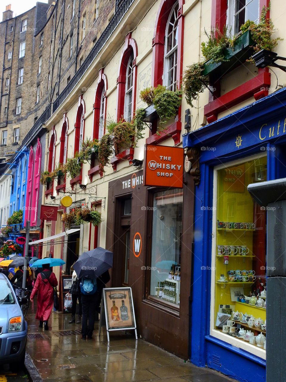 Cosy street in Edinburgh 