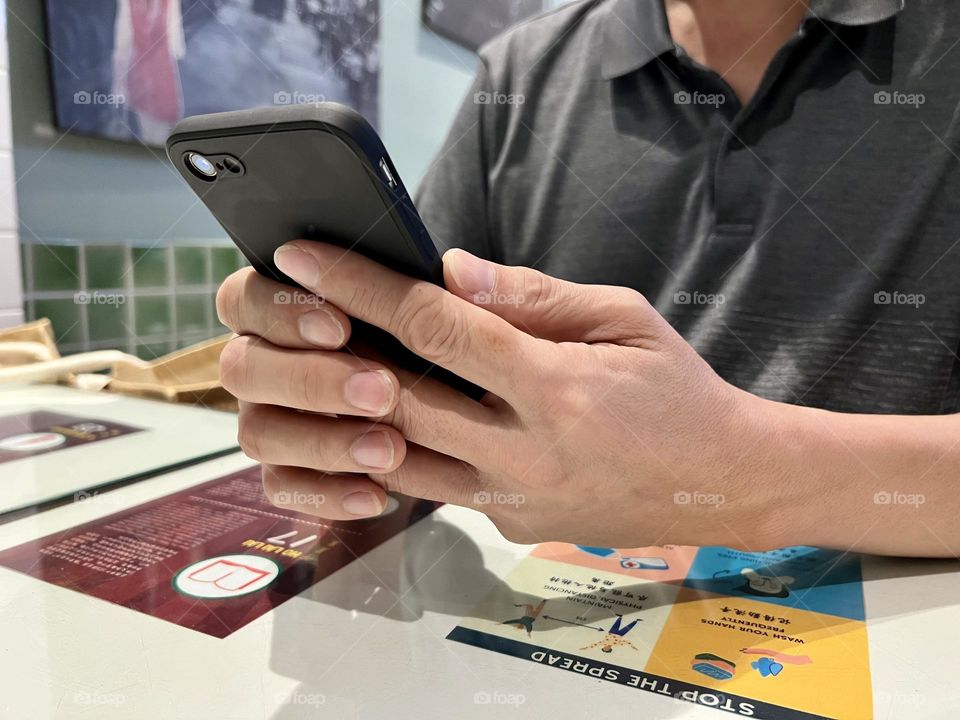 Searching on the phone while waiting