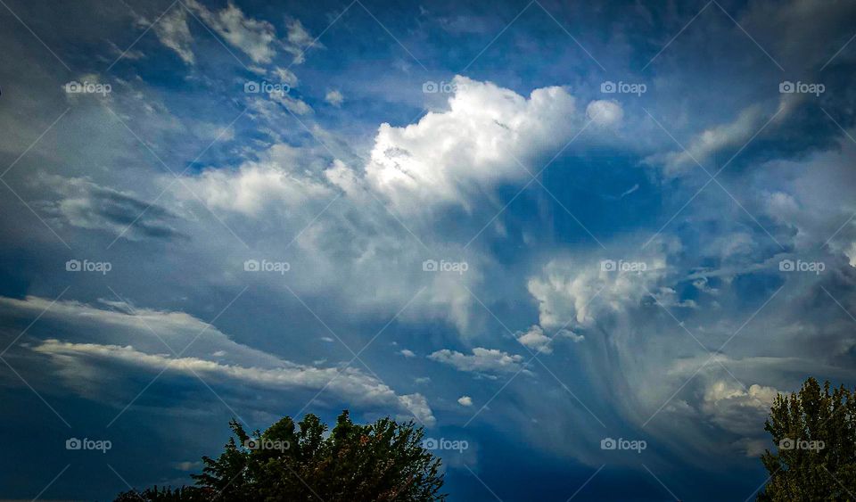 Storm's A Brewin' - Beginning of a severe thunderstorm