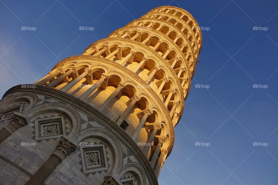 Pisa leaning tower