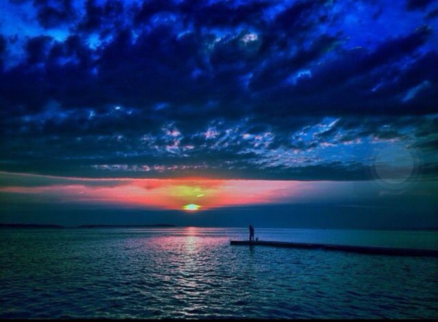 Romantic sunset . Eternal kiss in the sunset . ❤️