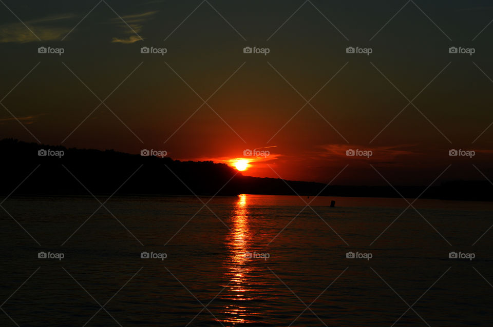 Sunset on the Mighty Mississippi River south of Dubuque, Iowa. 