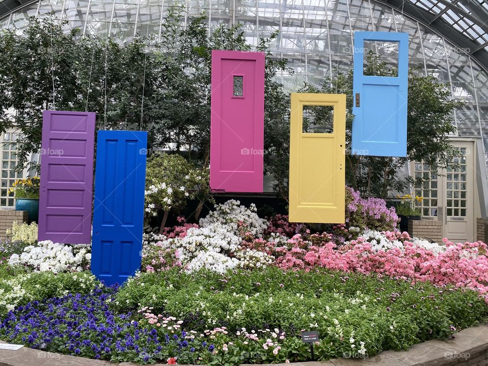 Indoor botanical garden Chicago greenhouse 