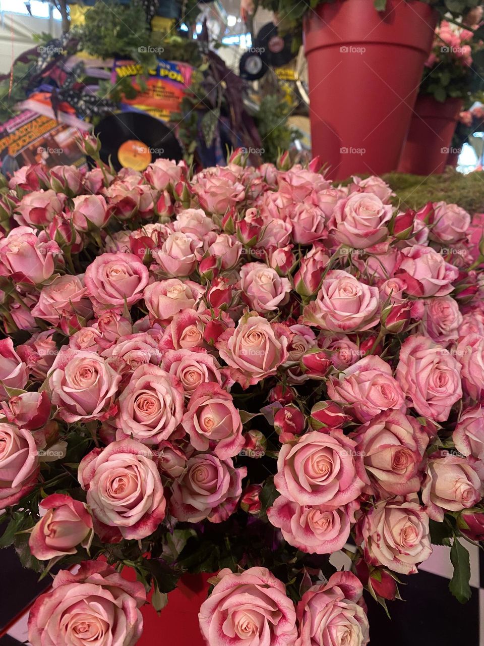 Would you like to get such a bouquet of roses? 