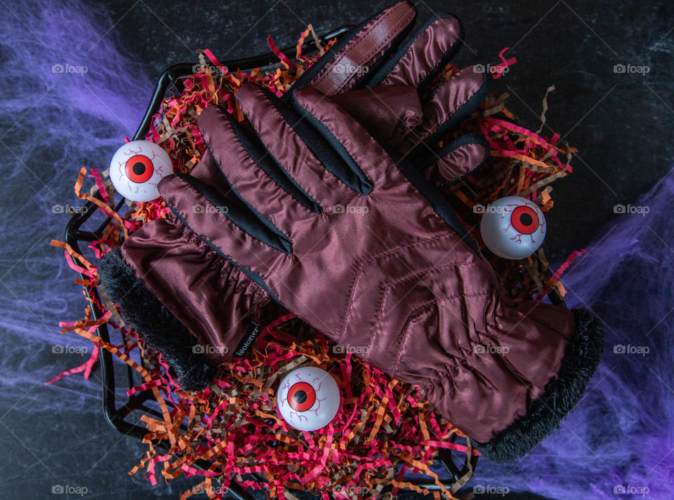 Isotoner gloves for Halloween treat