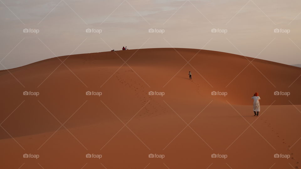 subida duna desierto