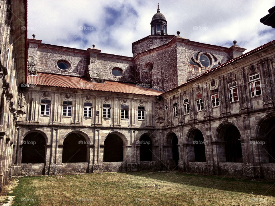 Claustro Monasterio. Claustro del Monasterio de Santa Maria de Sobrado dos Monxes (Galicia - Spain)