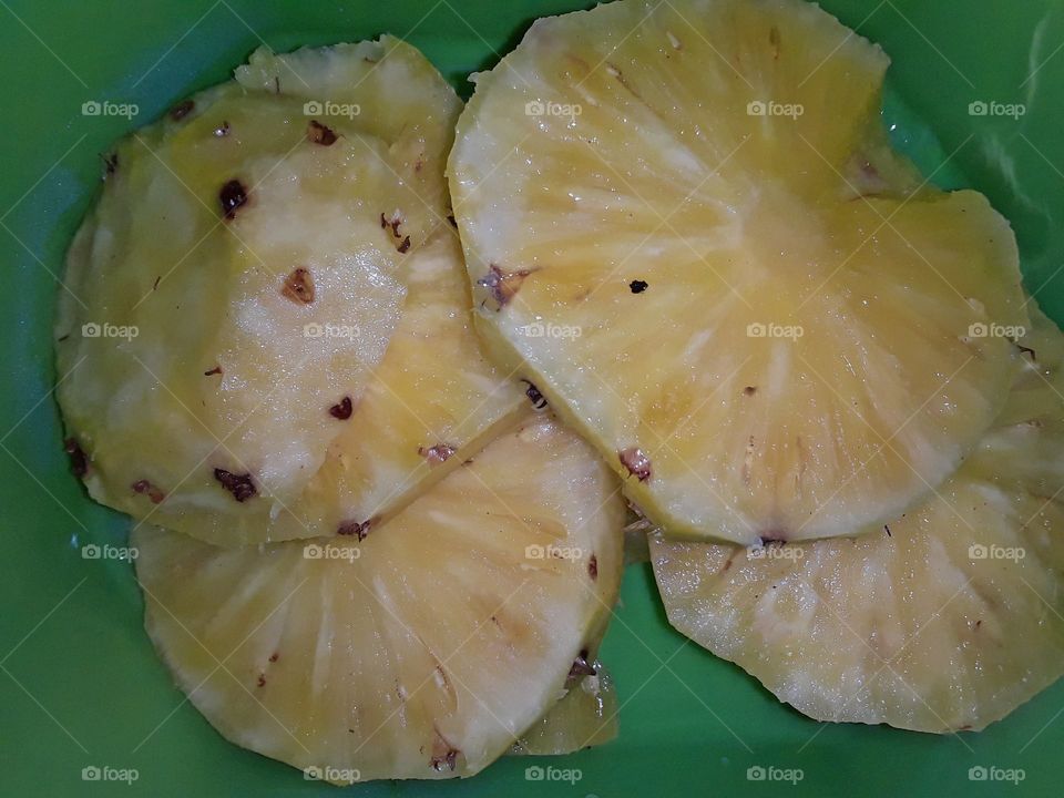 pineapple garnish
