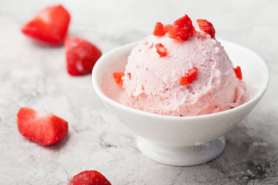 Strawberry cream in bowl