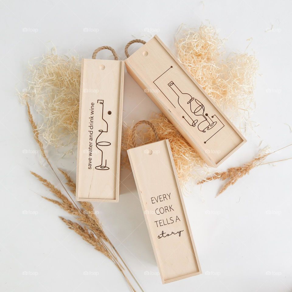 Wooden natural boxes for wine