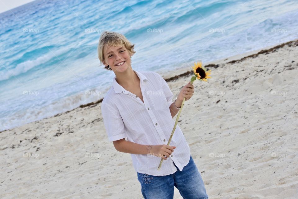 Sunflower beach vibes