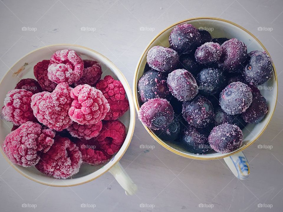 Berries in cups 