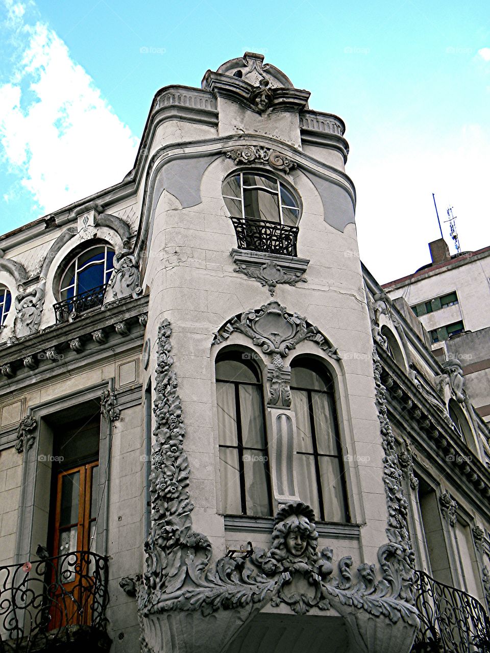 Historic Building. Este edificio es Patrimonio de la Ciudad de Bahia Blanca. Argentina.