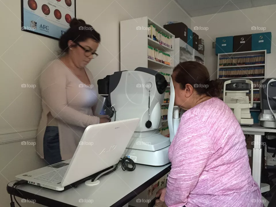 Eye doctor 