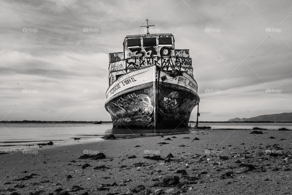 the lost ship in the beach
