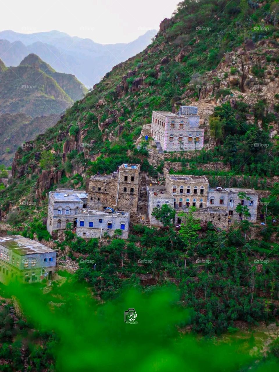 Glory be to God and the natural landscapes, and there is no place more wonderful than them. It is Happy Yemen, Raymah Governorate, gentlemen