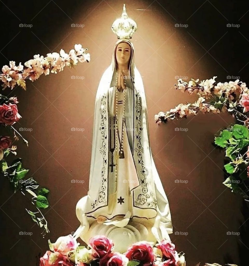 🙏 🇪🇸 Oh Maria, ruega por nosotros que recurrimos a ti.  Amén.  🇧🇷 Ó Maria, Nossa Senhora, rogai por nós que recorremos a vós. Amém. / 🇺🇸 O Mary, pray for us that we turn to you.  Amen. / 🇮🇹 O Madonna, prega per noi che ci rivolgiamo a te. Amen.