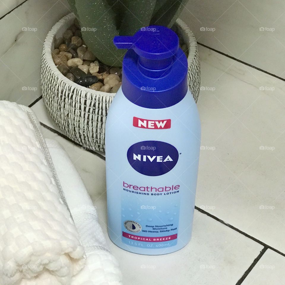 Nivea Breathable refreshing tropical breeze deep moisturizing body lotion! No heavy sticky feel!