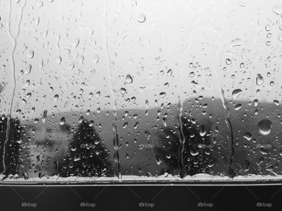 Who never tried to get up from bed in days like this?