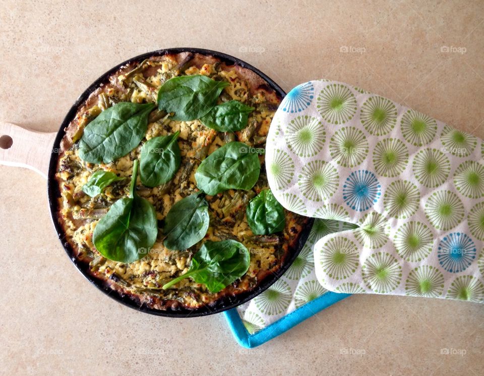 Homemade spinach pie with cottage cheese 