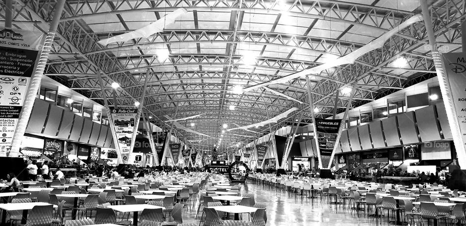 roof structure of Los Aviadores Shopping Center in Maracay