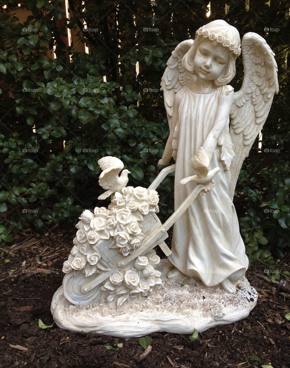 ANGEL STATUE