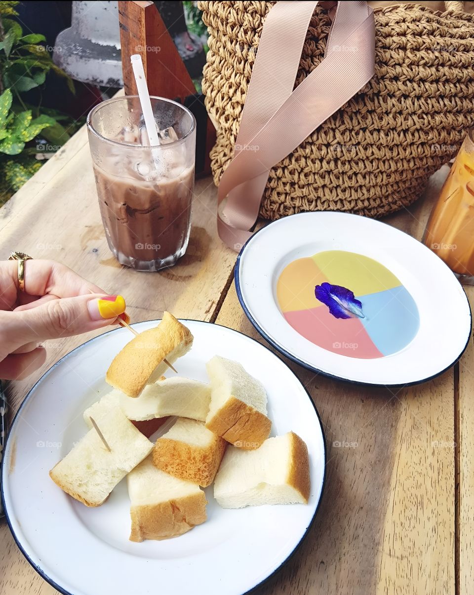 sweet 4 color jam with bread