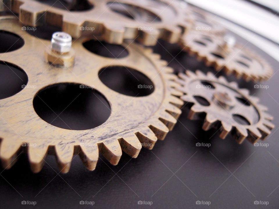 teeth on mechanism selective focus