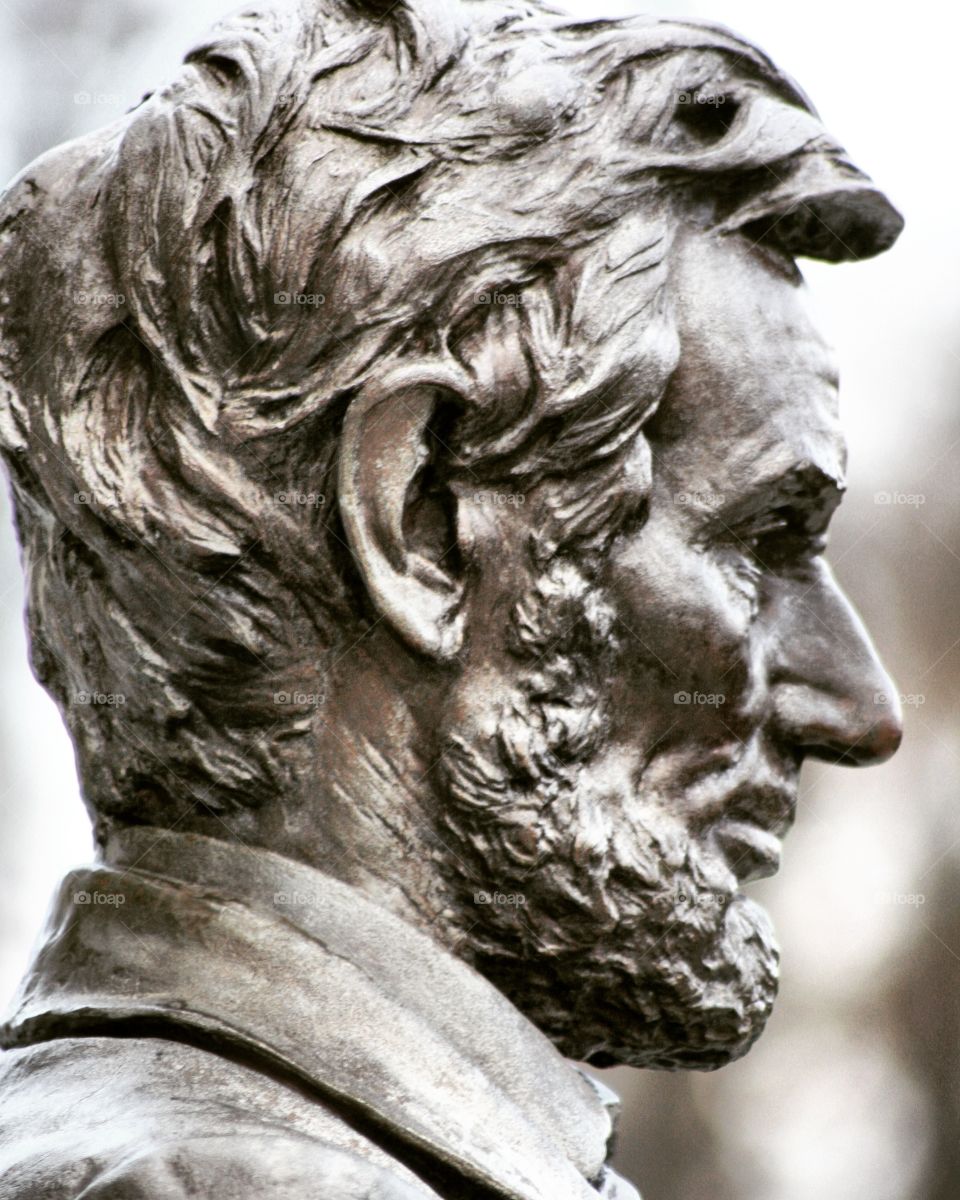 Statue of Abraham Lincoln: The Profile