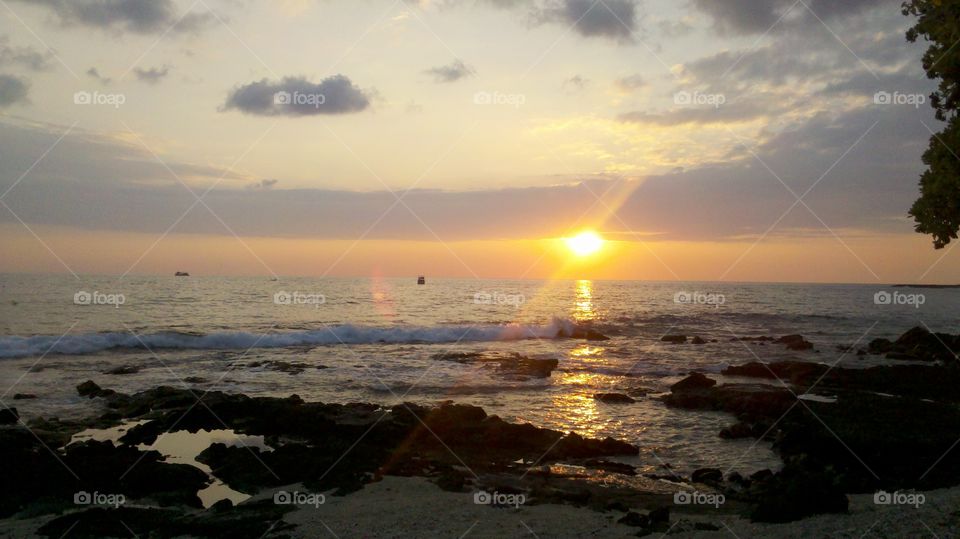 Hawaiian sunset at Magic Sands