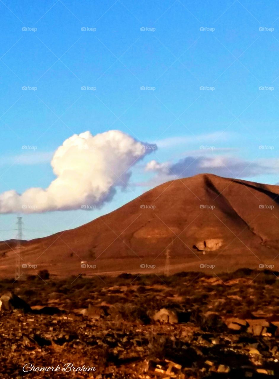 a picnic near a mountain where I take this amazing photo.