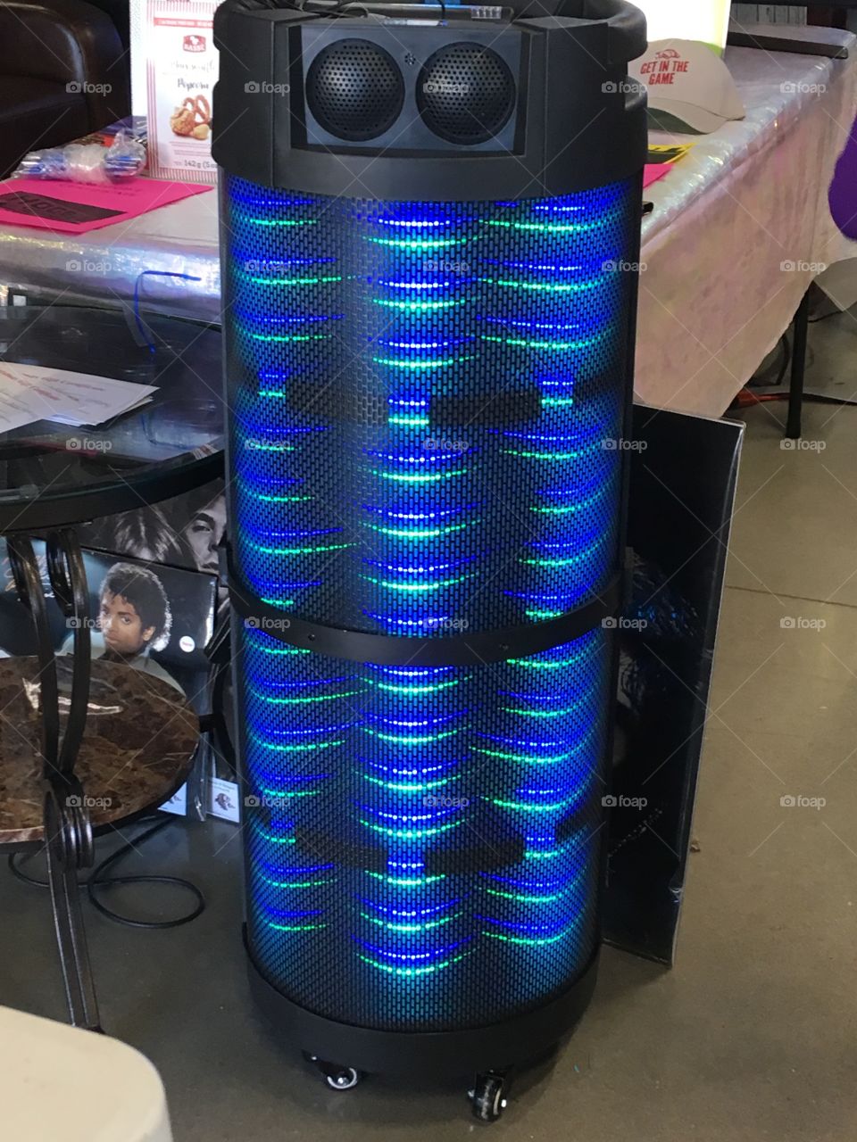 Speaker changes colors red, blue,green. I like this blue real well. Beaten to the music!