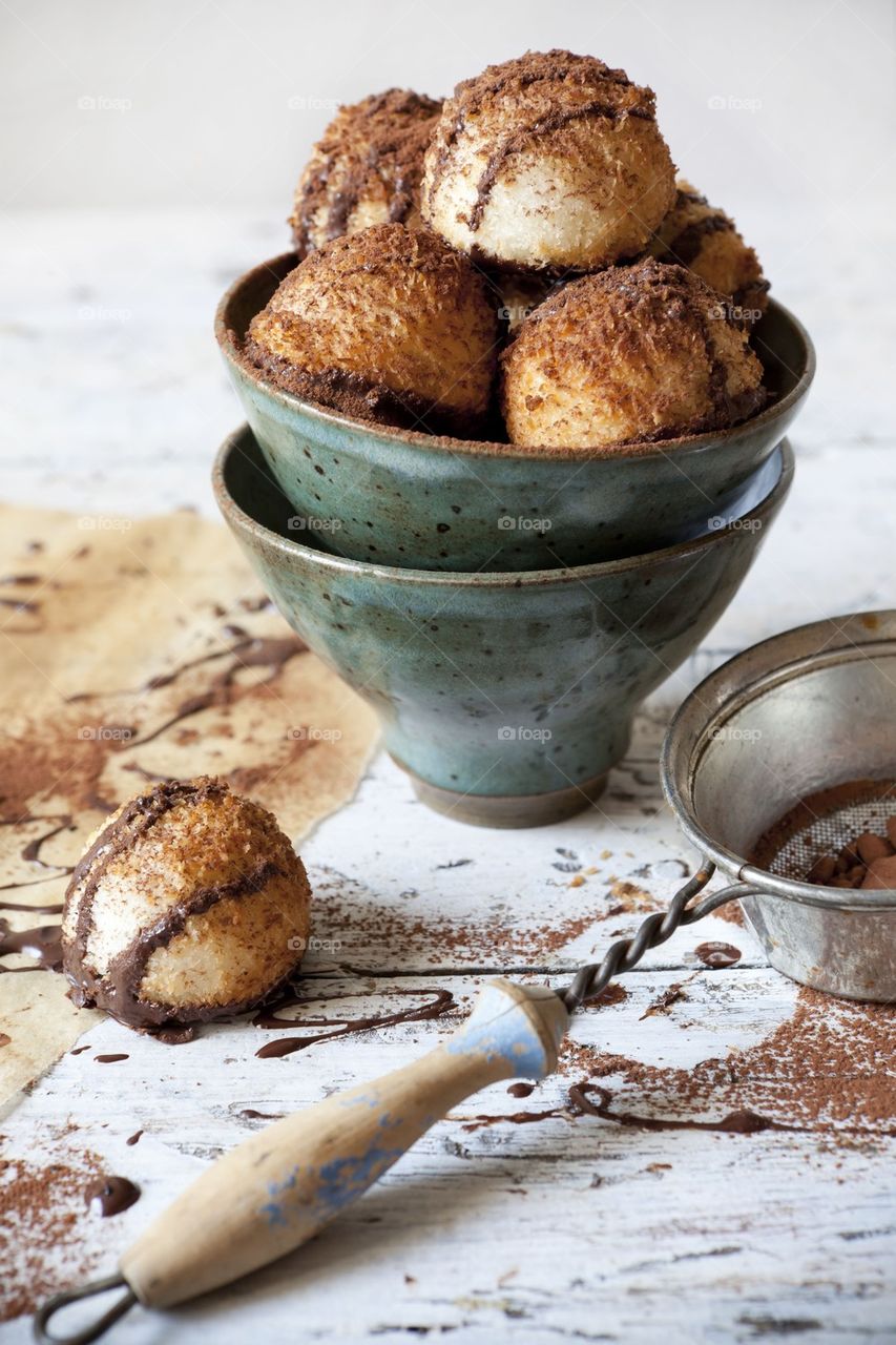 dark chocolate macaroons