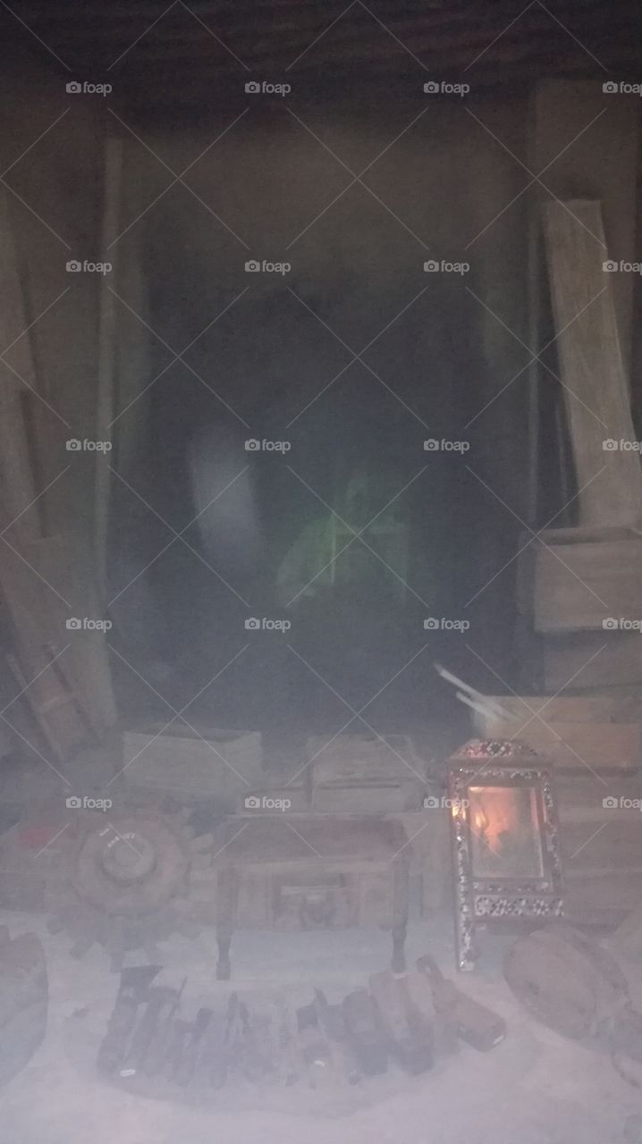 this  caption  can see  the old things  the Arabian  traditional