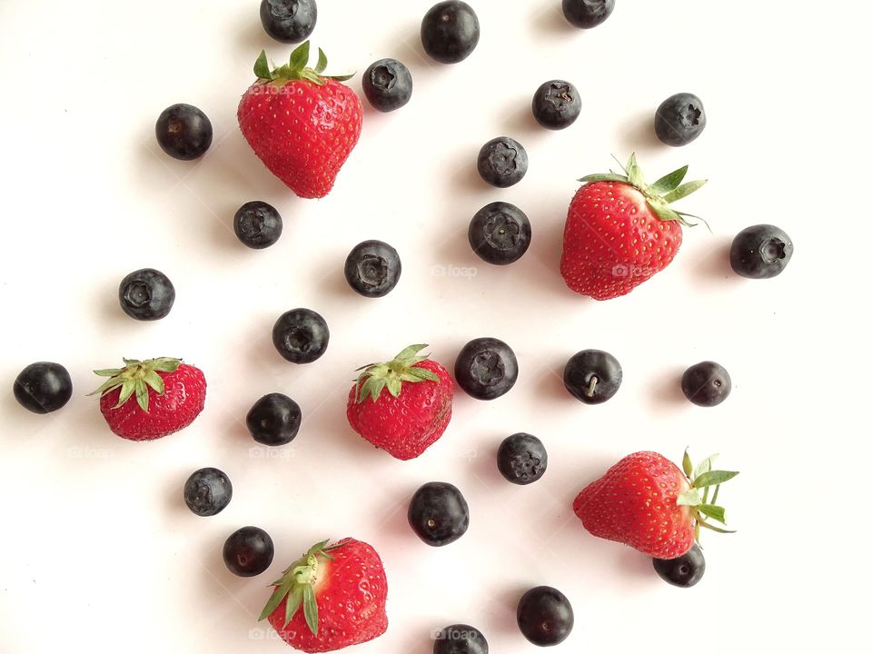 Blue berries and strawberries