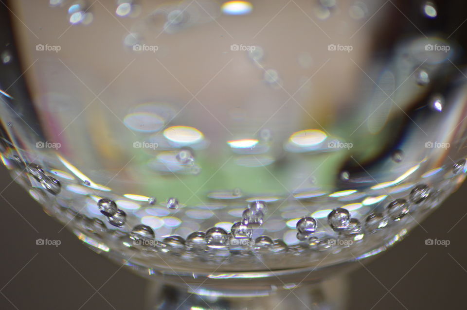 Bubbles in a wine glass