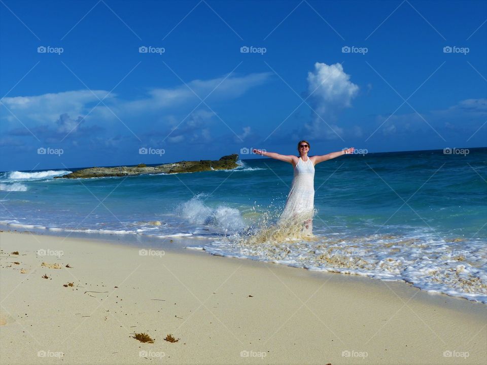 Girlfriend am Strand - Bahamas